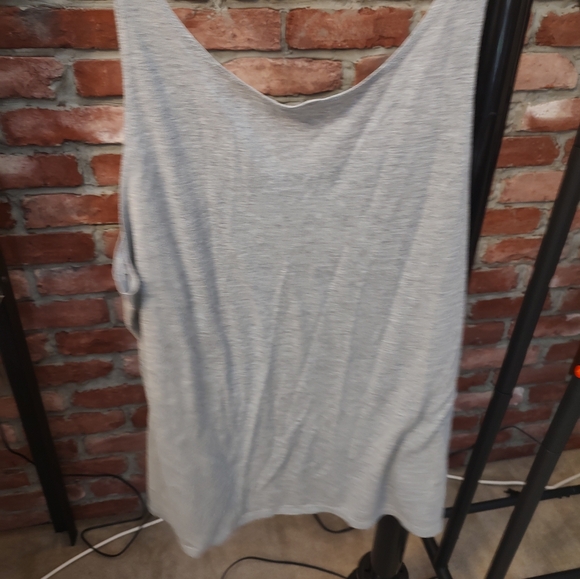 EUC loose fitting tank - Picture 4 of 7